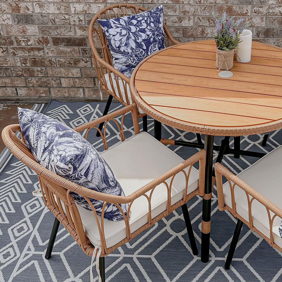 YITAHOME wicker chairs with curved back ideal for garden and poolside.