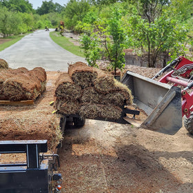 YITAMOTOR heavy-duty quick attach system supports frequent on-site material handling.