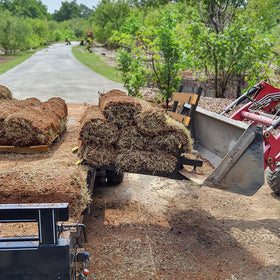 YITAMOTOR Handles logs, timber, hay bales efficiently