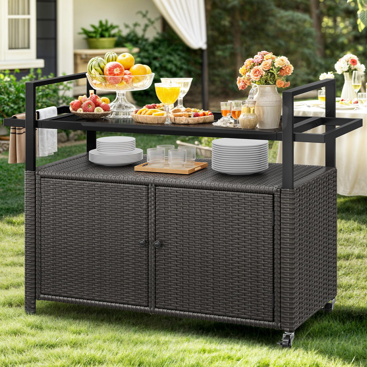 Open 56-gallon space in YITAHOME XL ideal for outdoor gear