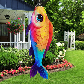 YMYIELD windsock features weather-resistant polyester fabric for year-round outdoor use.
