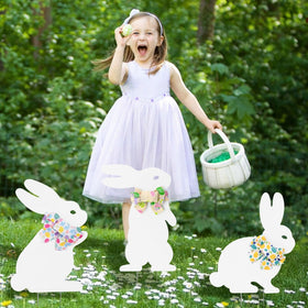 Bright bows and cute bunnies elevate spring curb appeal.