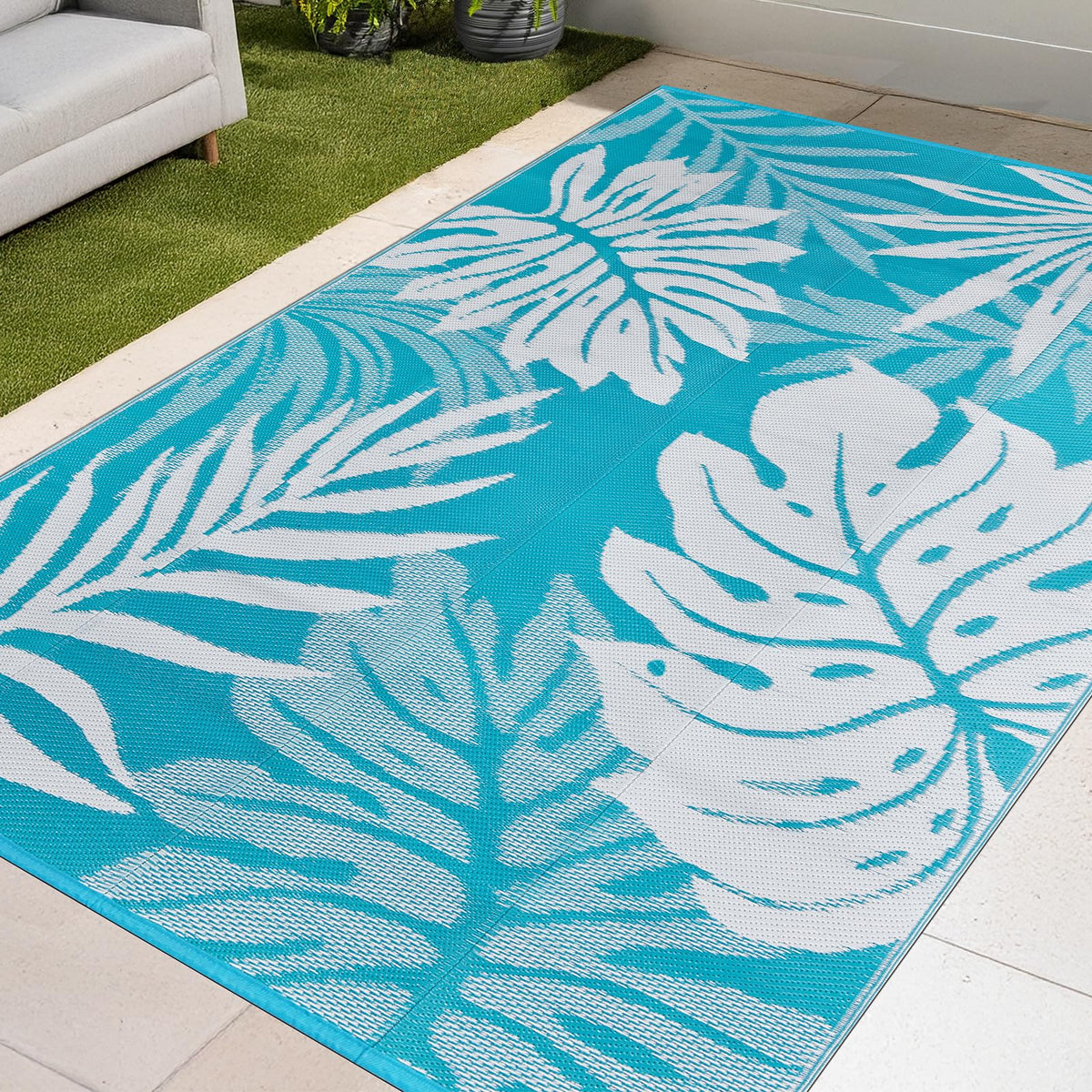 YONILE outdoor rug foldable portability enabling easy transport and on-the-go comfort.