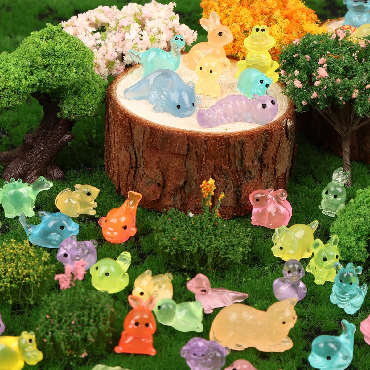 Yonseng detailed mini figurines for dollhouse scenery and displays