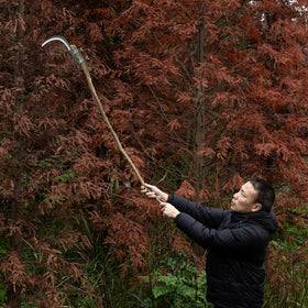 Yoraira lightweight portable tool ideal for gardening on the go.