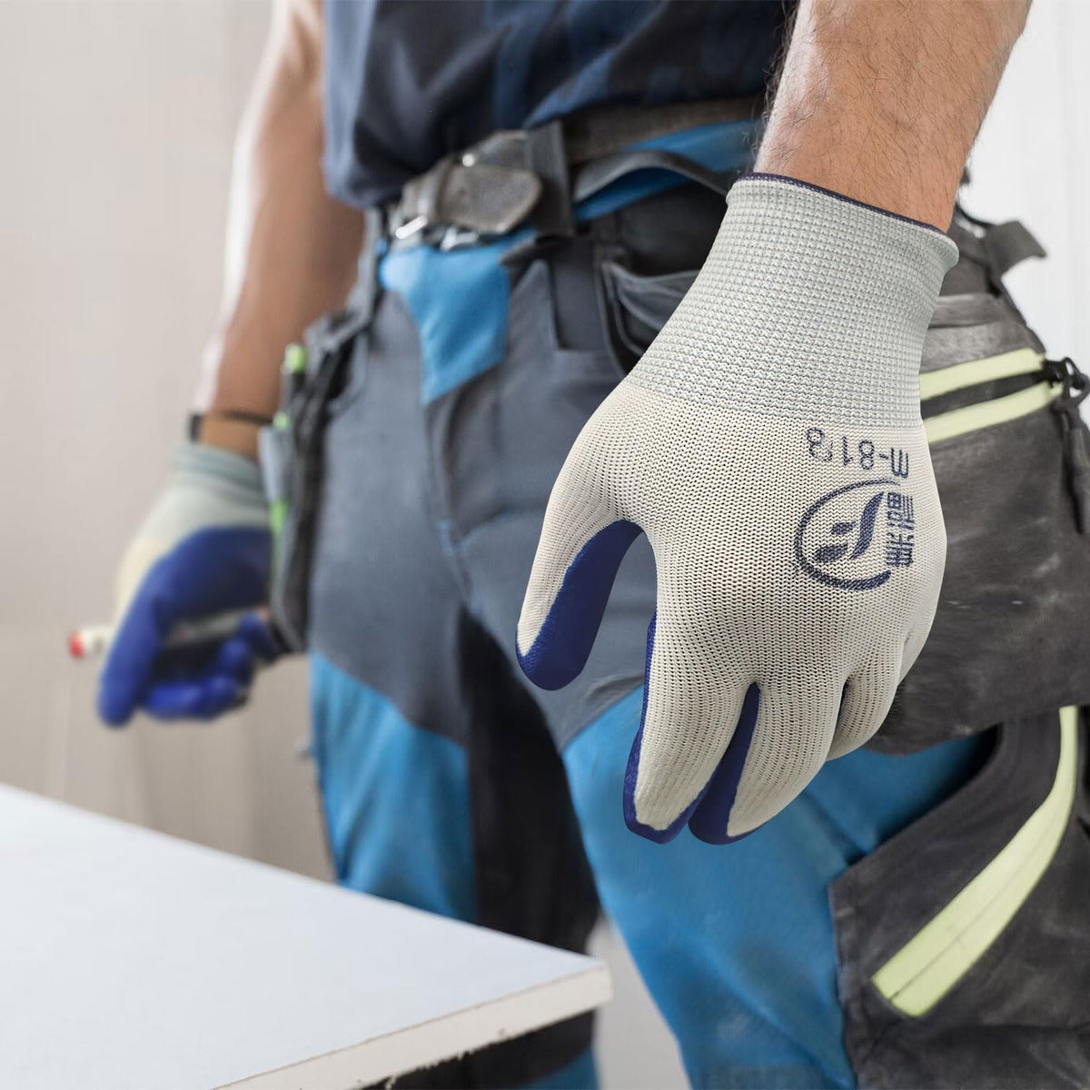 YOUKE OLA soft inner-layer gloves ensure all-day comfort.