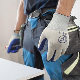 YOUKE OLA soft inner-layer gloves ensure all-day comfort.