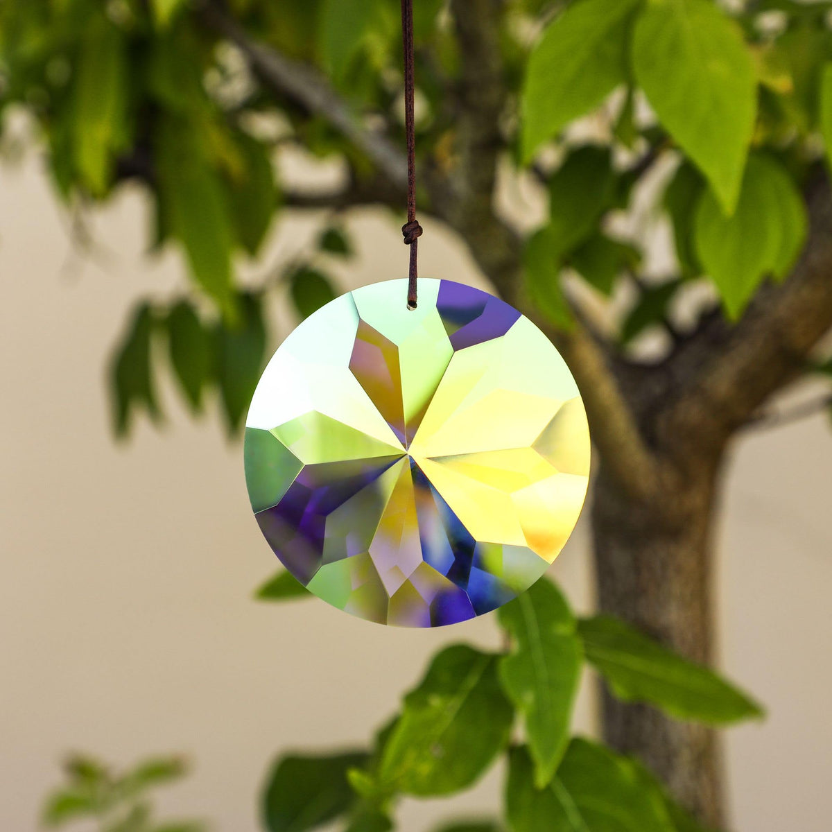 YU FENG prism on a fan handle adds a glow touch.