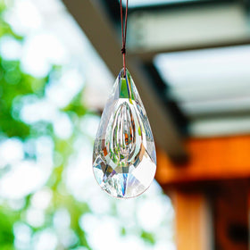 Yu Feng K9 crystal-clear prism shines brilliantly with reflections.