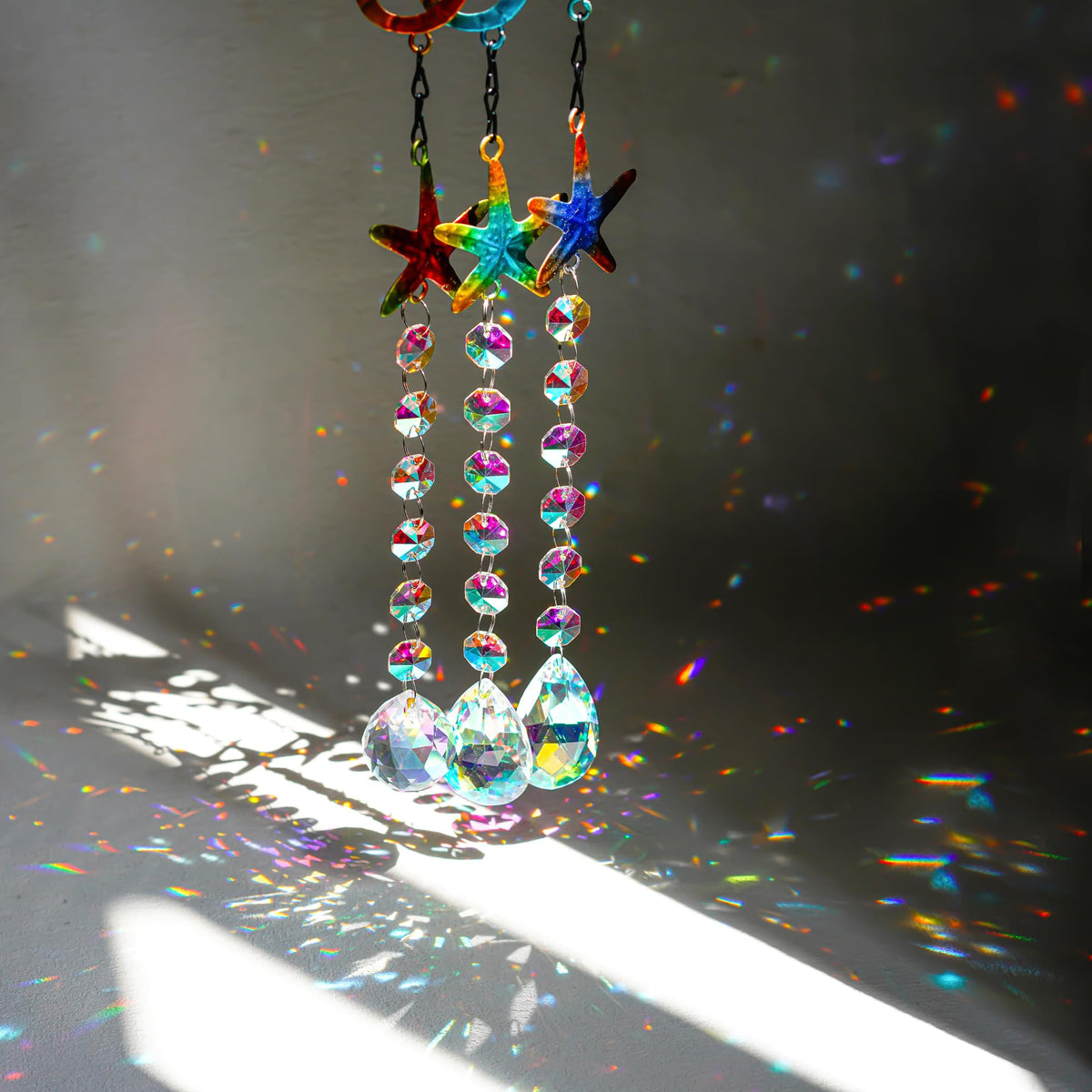 YU FENG Seahorse Crystal Suncatcher for patios, bringing color to outdoor spaces