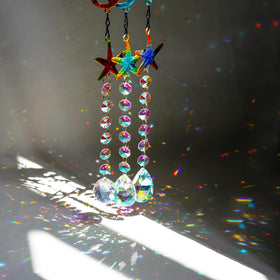 YU FENG Seahorse Crystal Suncatcher for patios, bringing color to outdoor spaces