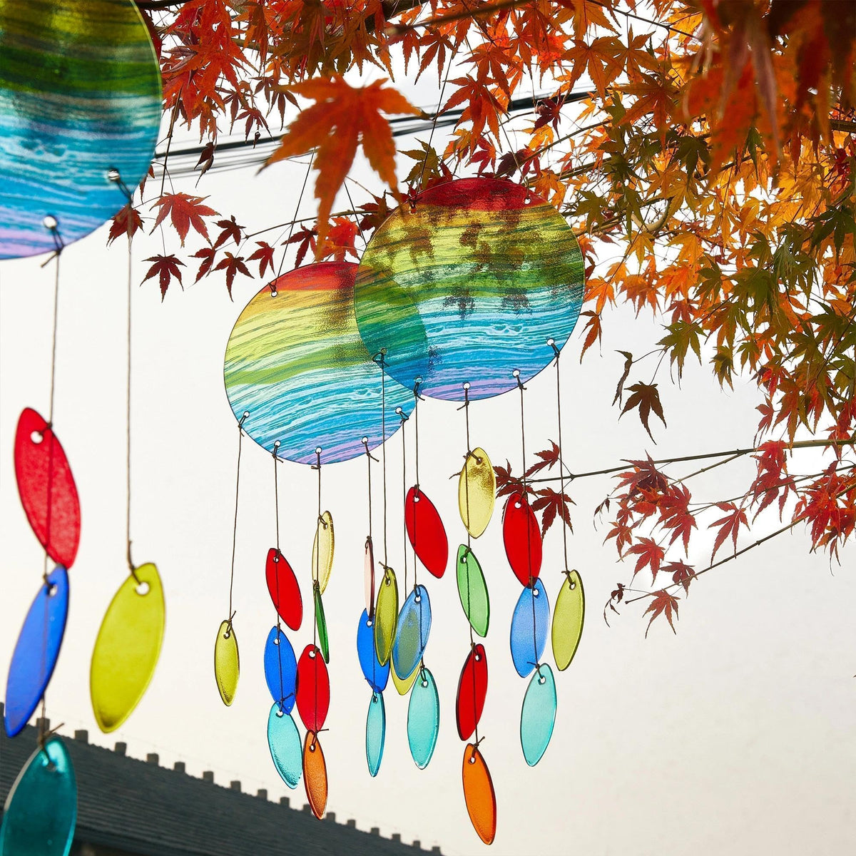 YU FENG Sunlit Shimmer Wind Chime creates a soft glow when sunlight enters