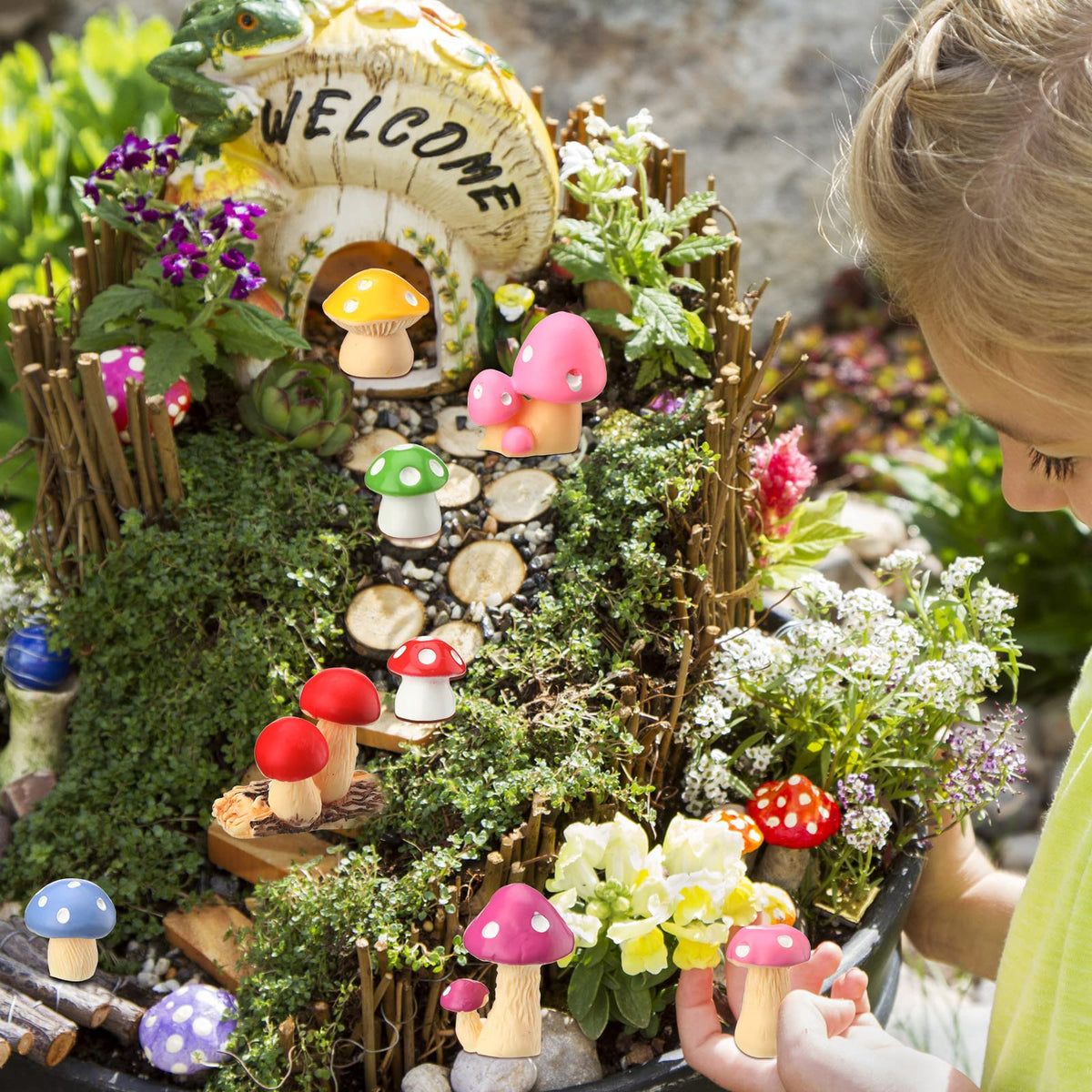 Yulejo detailed resin miniature mushrooms enhance displays