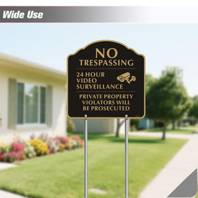 Yuntarda two-pack no trespassing signs for easy property marking