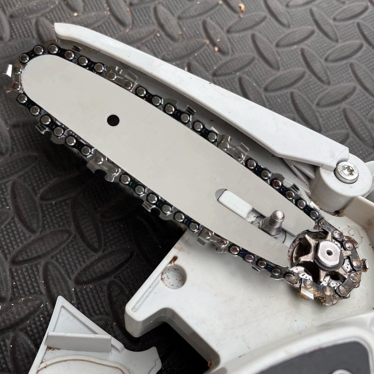 Yutacorex rechargeable cordless setup for portable pruning tasks.