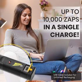 ZAP iT! activation indicator light confirms when the racket is powered on.