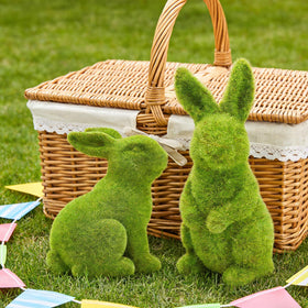 Zensounding moss rabbit desktop decoration suitable for office desks.