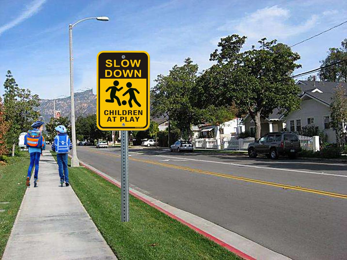 ZHGSERVU rust-free UV-protected outdoor sign withstands weather.