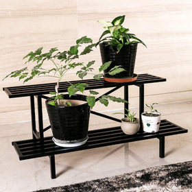 Zhongma two-tier layout provides balanced space for multiple pots.