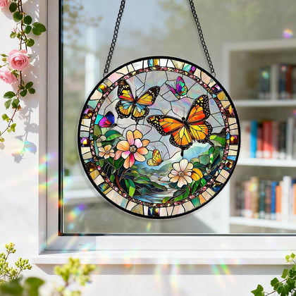 Zhuoyaju butterfly suncatcher creates a rainbow on sunny windows
