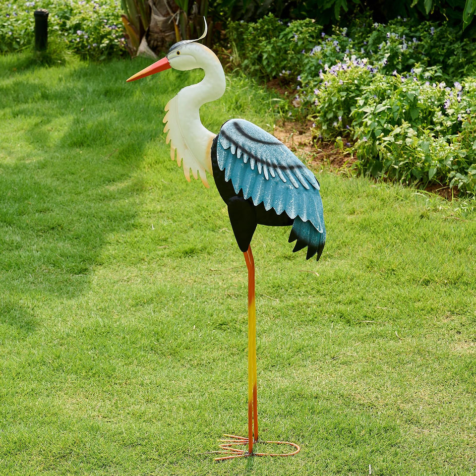 ZioWio Crane Garden Statue: standing metal decor for durable outdoor beauty.
