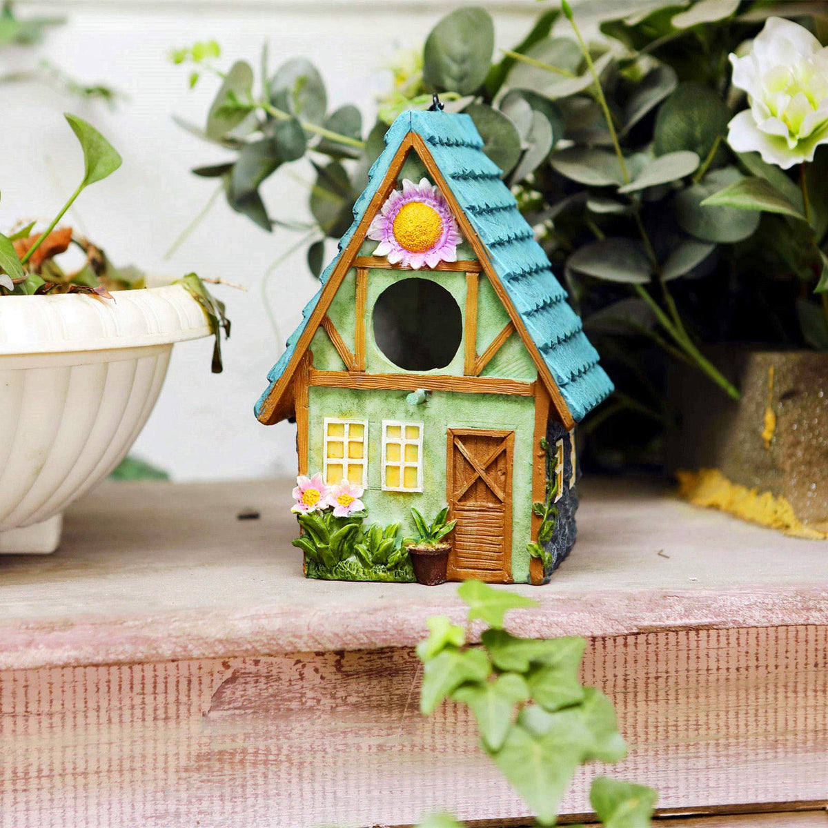 ZLSZTMI bird house crafted for bird lovers and wildlife