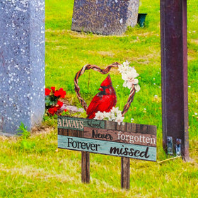 Zonon Cardinal grave stake green woodgrain to blend with lawn memorials