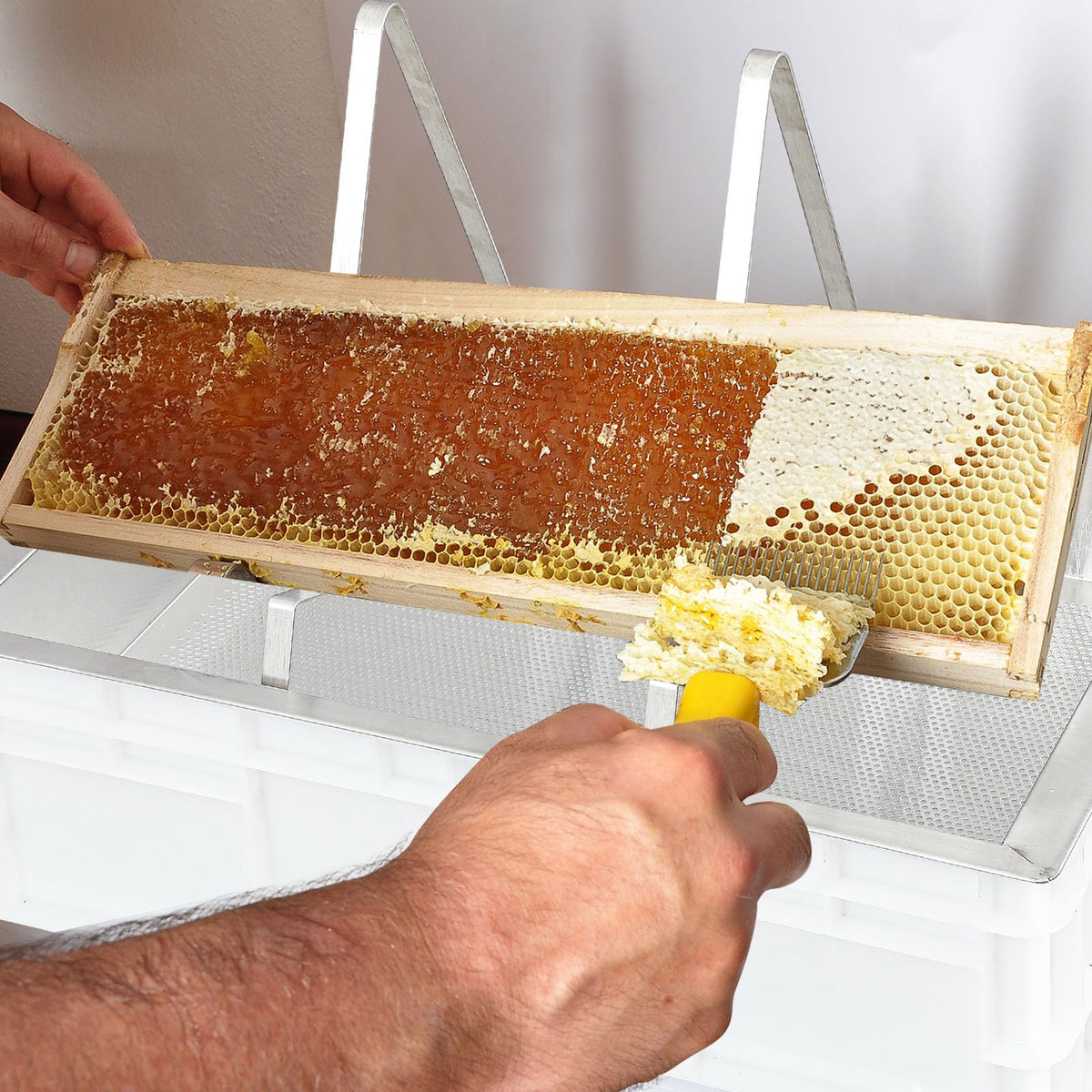 Zonon uncapping station storage box set keeps components organized and ready