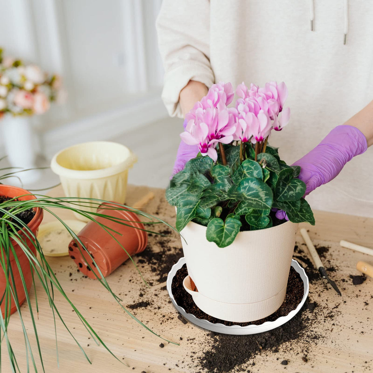 ZOOFOX Wave Saucer 10-inch side view sturdy, long-lasting plant tray.