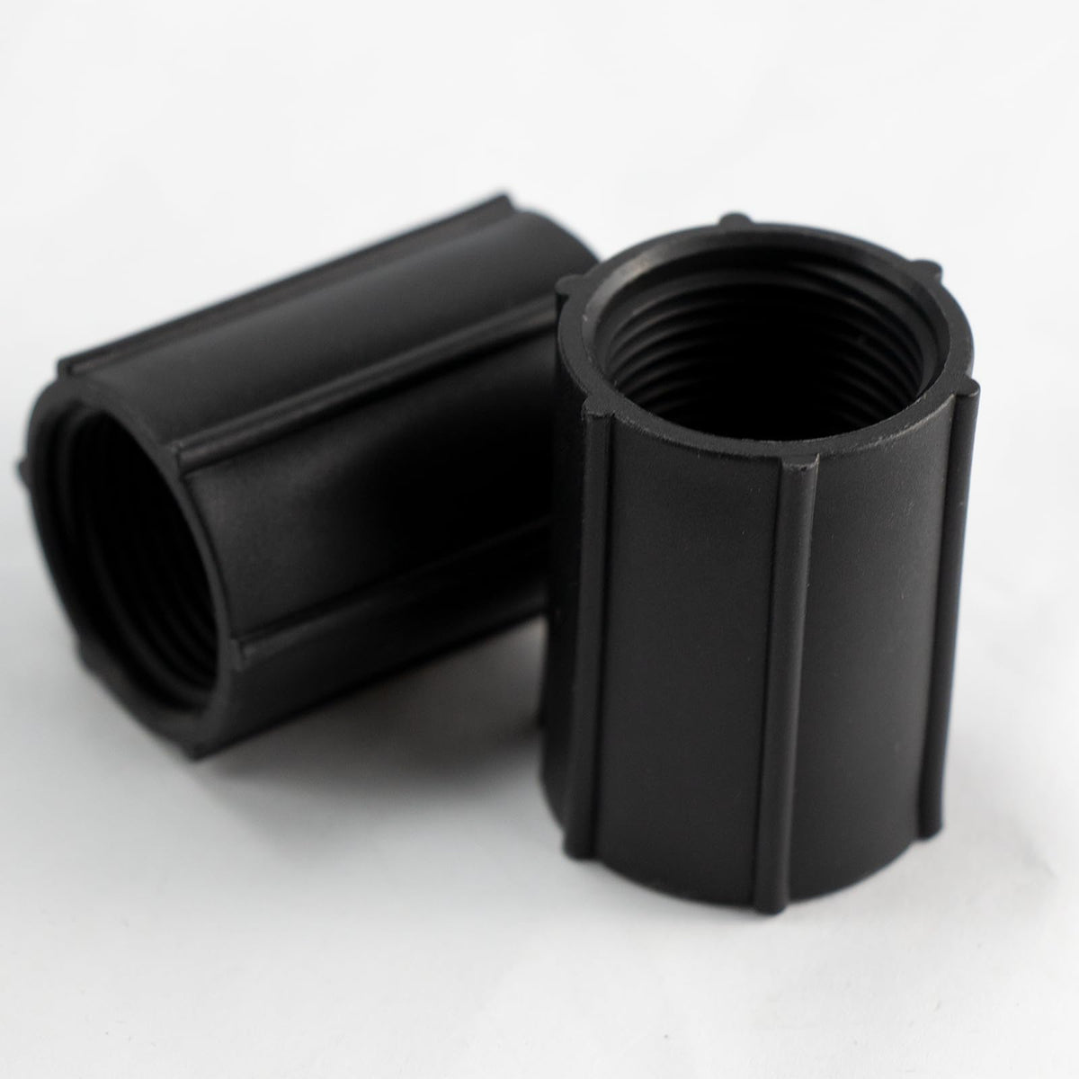 Zuylikxy 3/4 inch fitting enables versatile sprinkler system extensions.