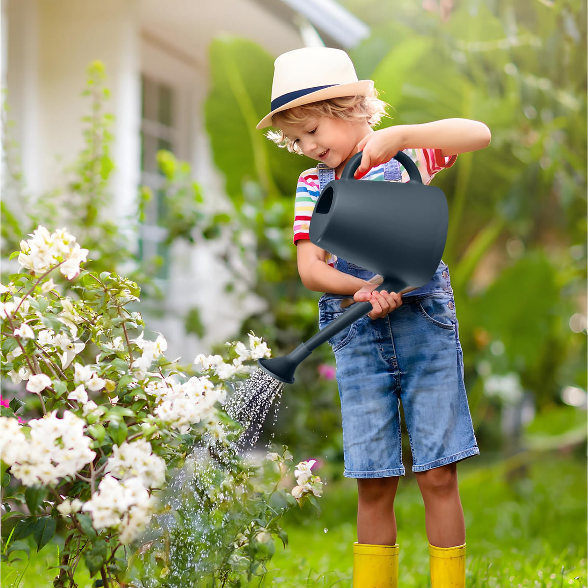 ZXJ black watering can suited for indoor and outdoor plants.