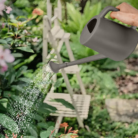 ZXJ Grip Can for indoor and outdoor use supports versatile watering.